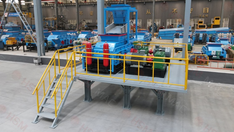 設(shè)備老舊效率低？老沙場升級改造 認(rèn)準(zhǔn)華盛銘全液壓對輥制砂機