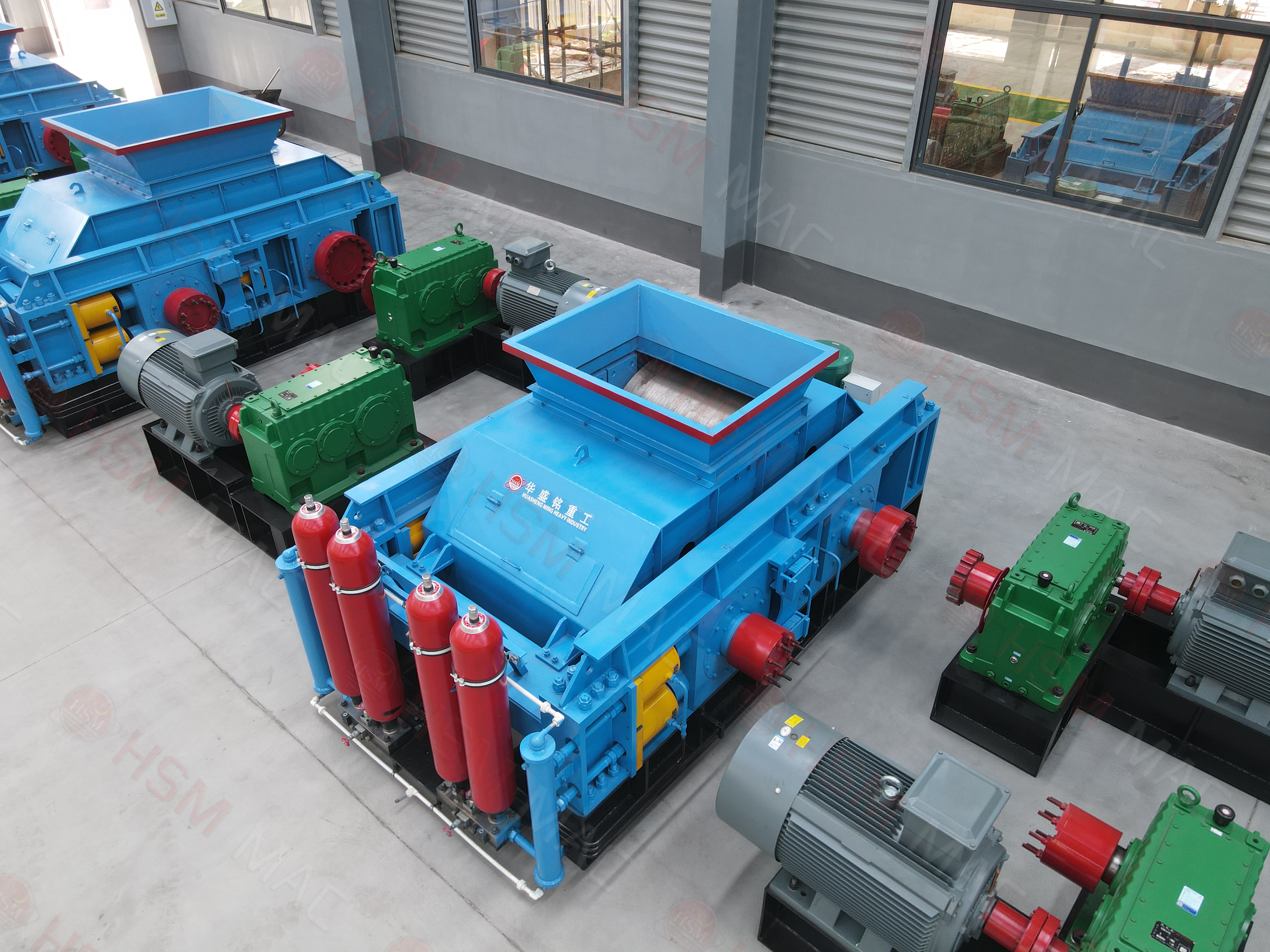 鐵礦尾料變身建材原料 華盛銘1010對(duì)輥破碎機(jī)助力尾料資源化利用